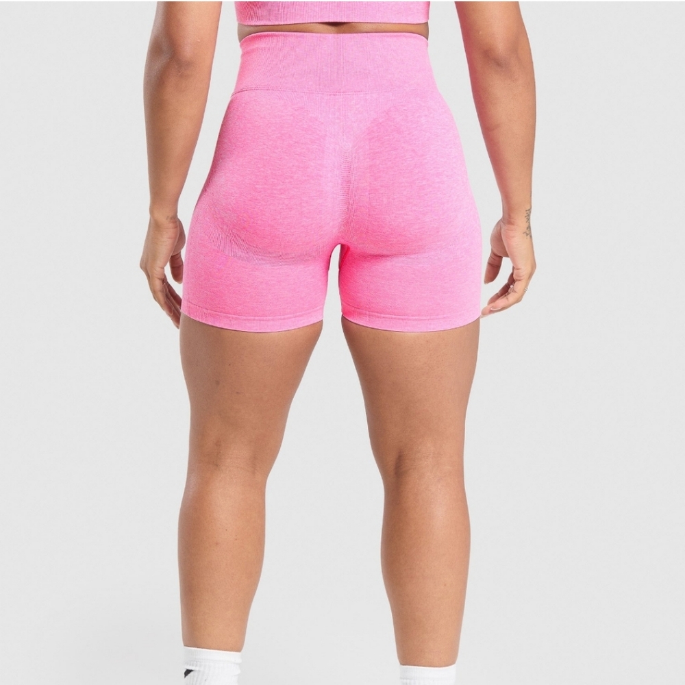 GYMSHARK LIFT CONTOUR SEAMLESS SHORTS. PINK. Small